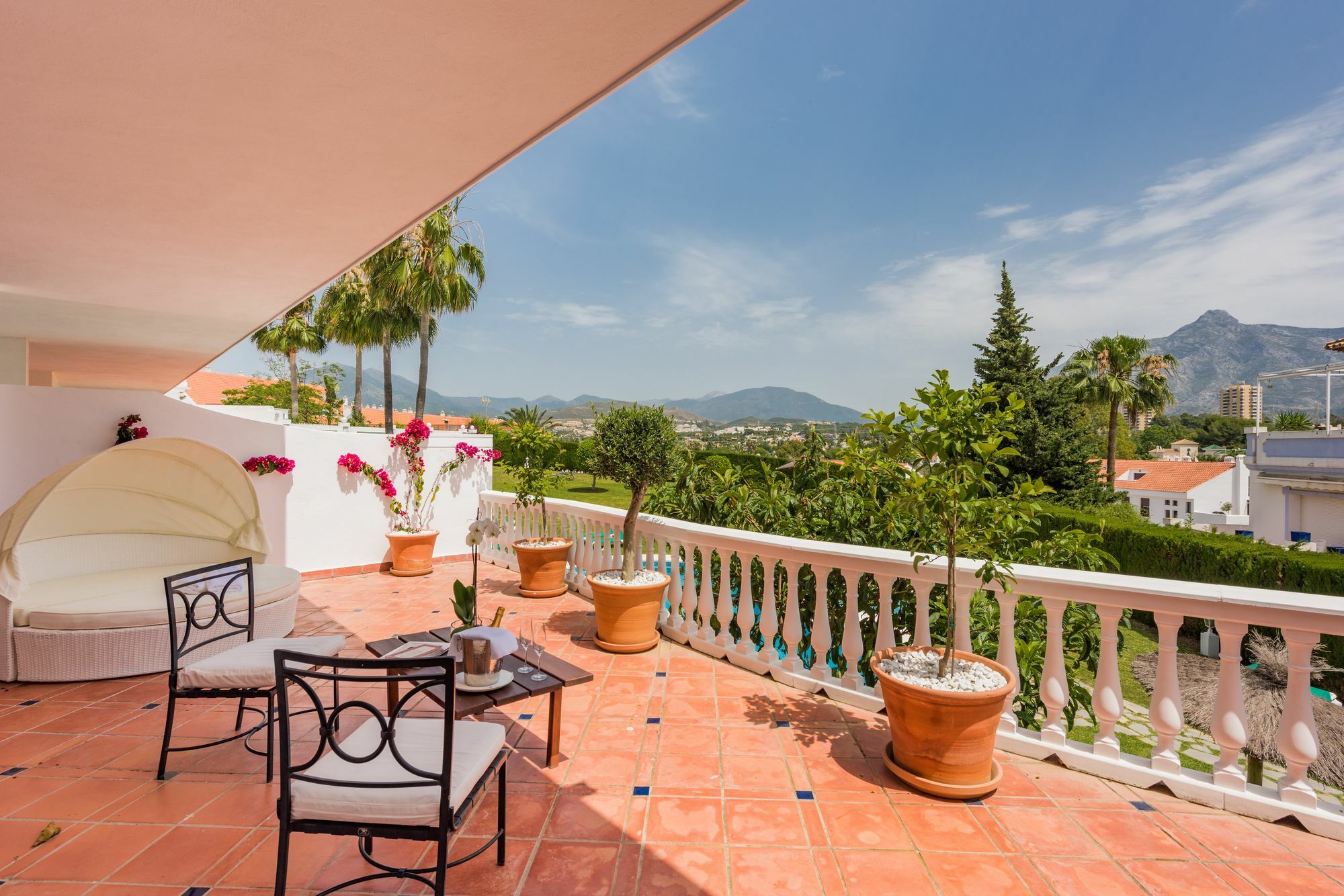 Molo 44 Suites Puerto Banus Marbella Luaran gambar
